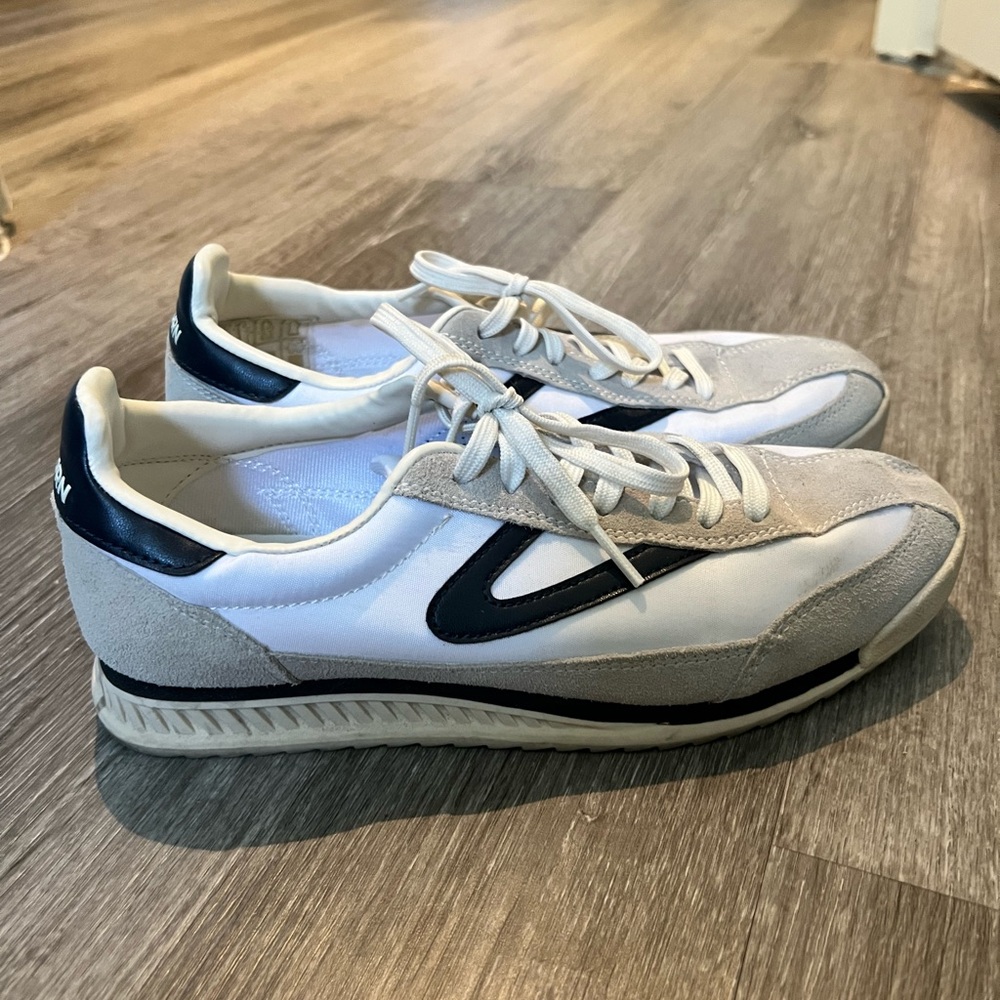 Tretorn women’s size 7